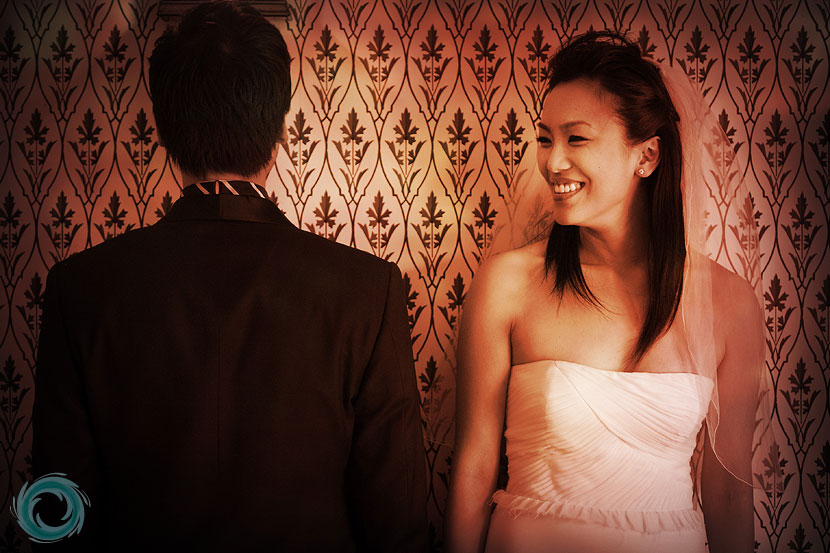 awkward-photo-of-groom-facing-backwards