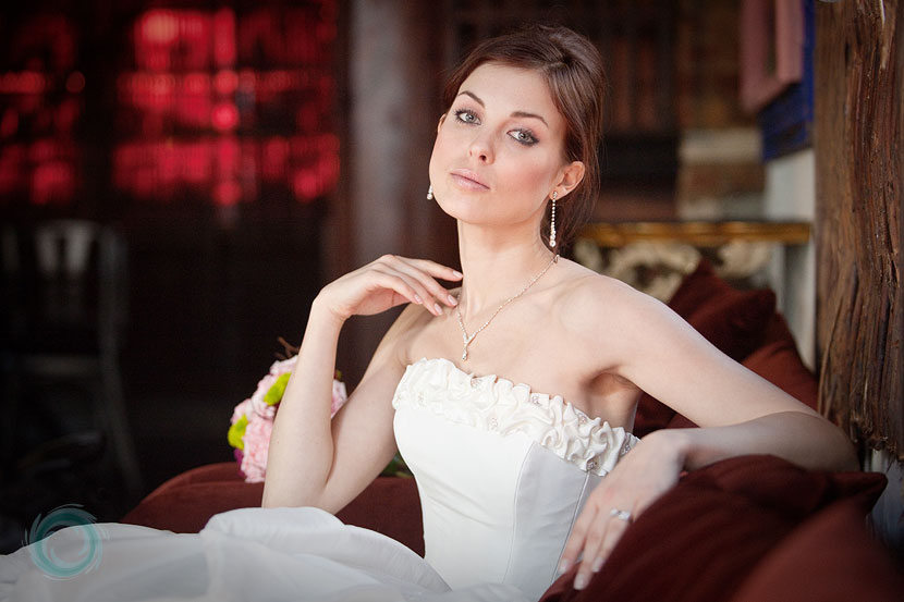 bride-waits-for-the-ceremony-berkeley-church-toronto bride-waits-for-the-ceremony-berkeley-church-toronto