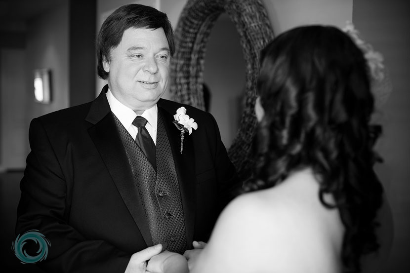 07-father-of-the-bride-take-a-last-look-at-her
