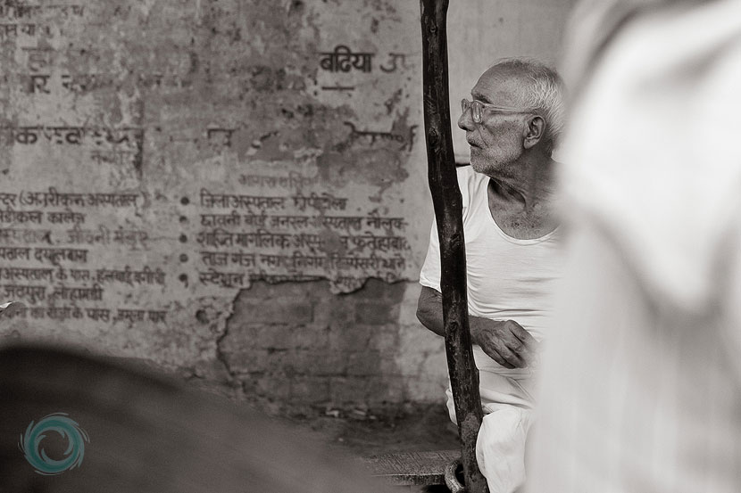 07india-a great candid shot of an older indian guy by charlotte 07india-a great candid shot of an older indian guy by charlotte