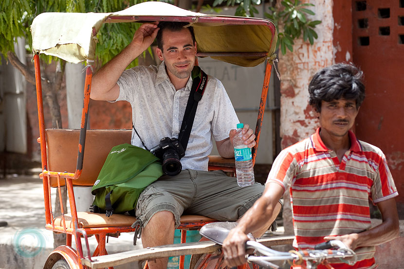12india-dave waiting in the rickshaw 12india-dave waiting in the rickshaw