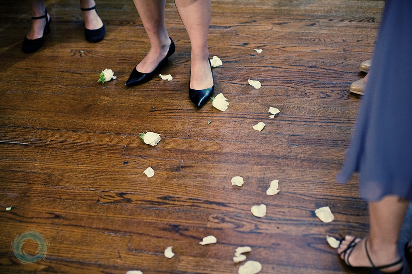 bridal-boquet-toss-aftermath