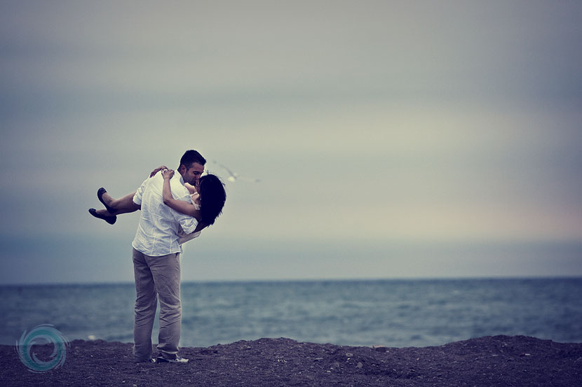 engagement-pictures-04-picked up and swinging around engagement-pictures-04-picked up and swinging around