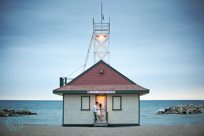 engagement-pictures-05-the beaches lifegaurd station engagement-pictures-05-the beaches lifegaurd station