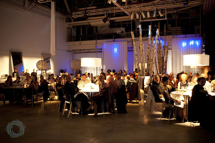 34-a glowing reception with amazing event design