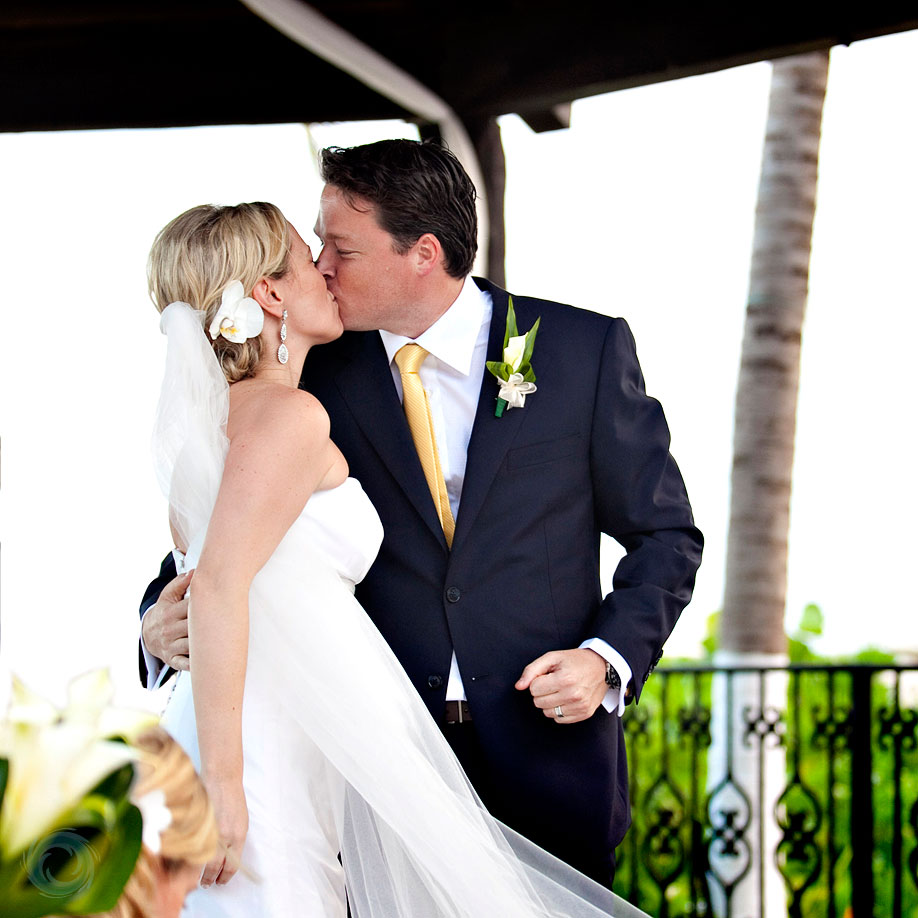 14-playa-del-carmen-wedding-kiss 14-playa-del-carmen-wedding-kiss