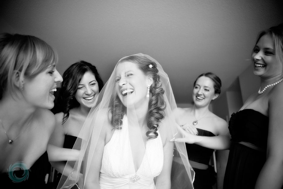 02-laughing-bride-toronto-wedding