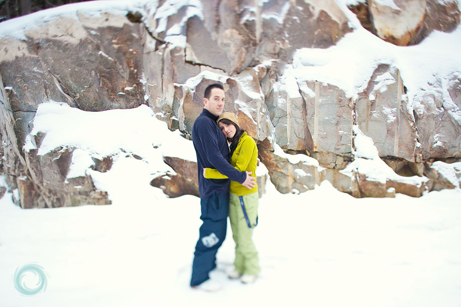 09-winter-engagement-pictures