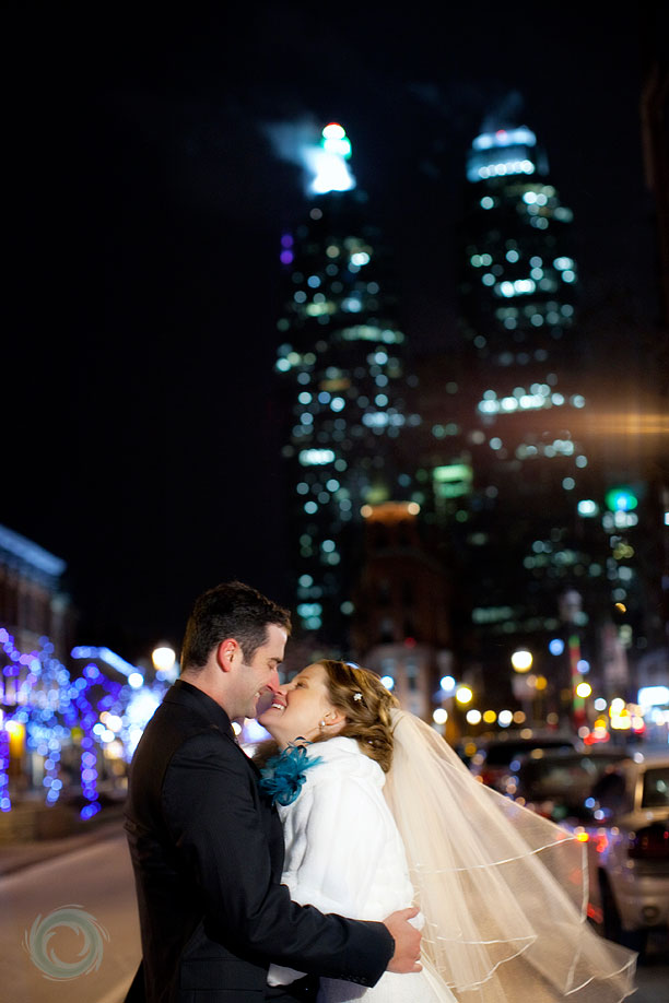 17-toronto-wedding-photographers-flat-iron-building
