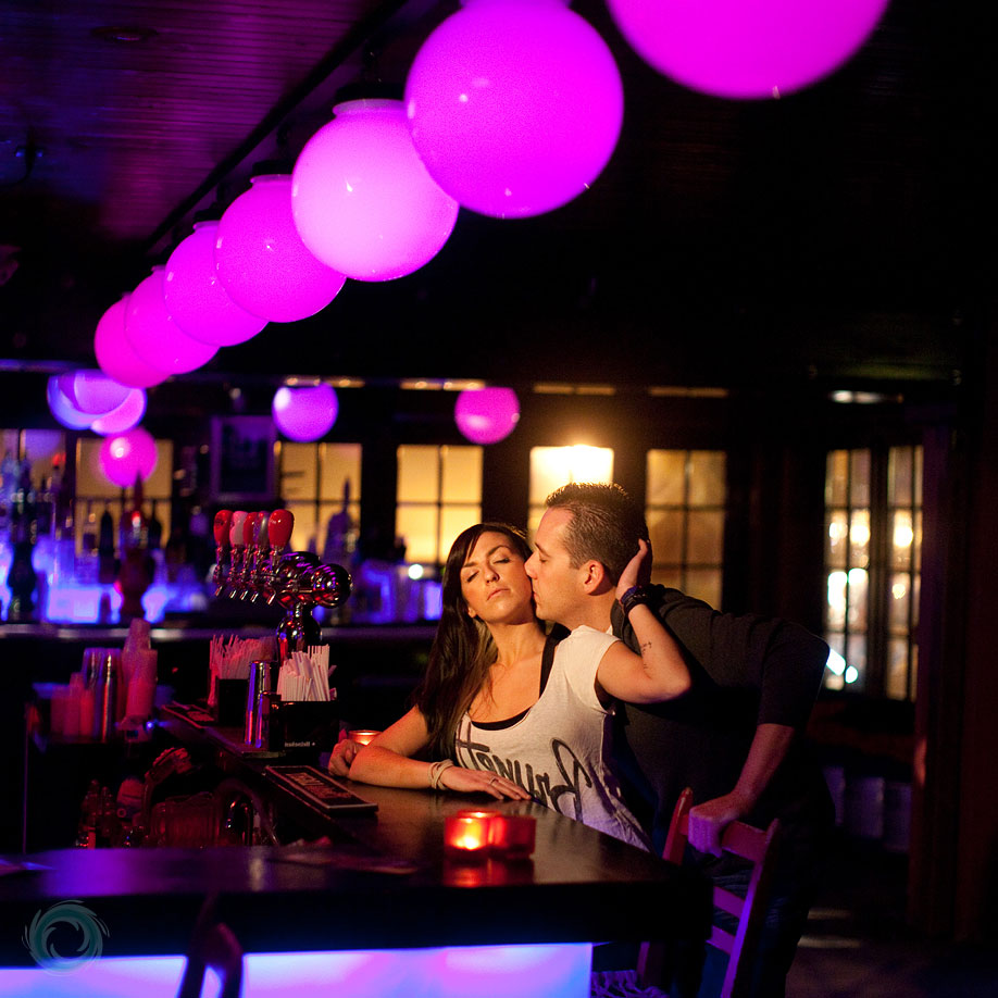 21-creative-engagement-picture-in-a-bar