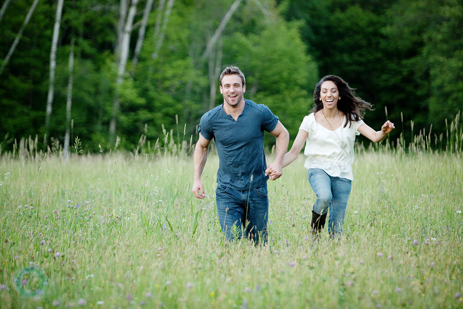 16-engagement-pictures-field
