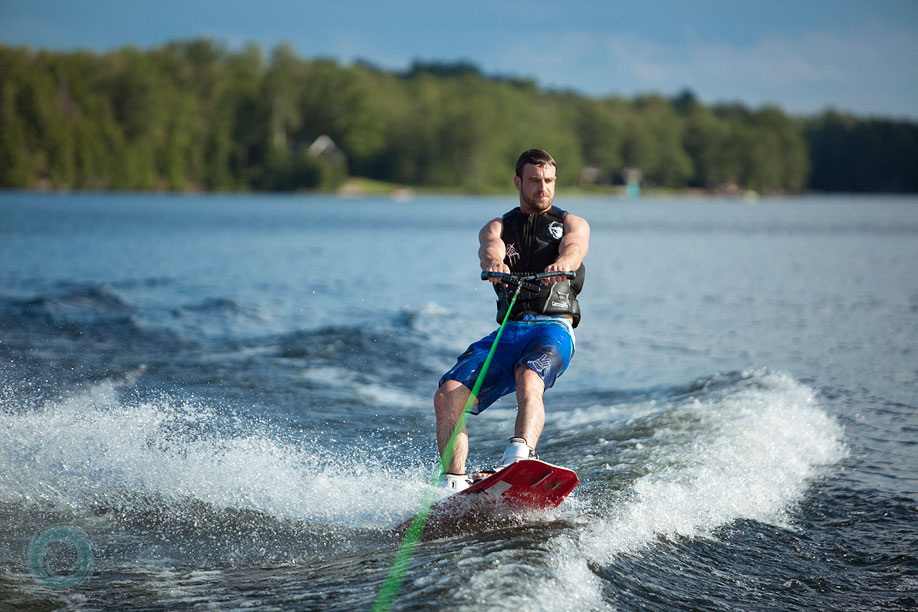 25-waterskiing-engagement-picture