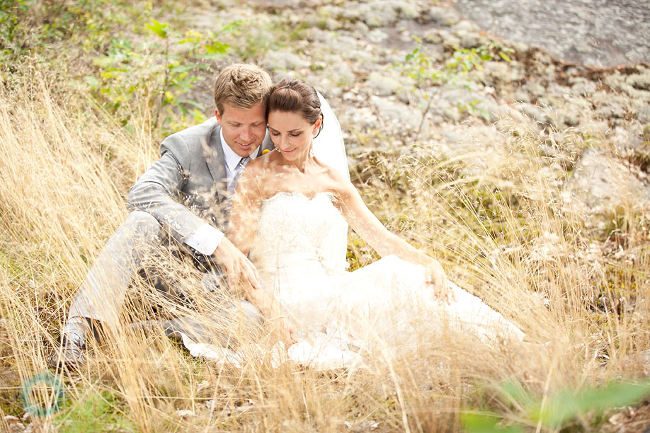 Relaxed Style Me Pretty Vibe Wedding Photograph