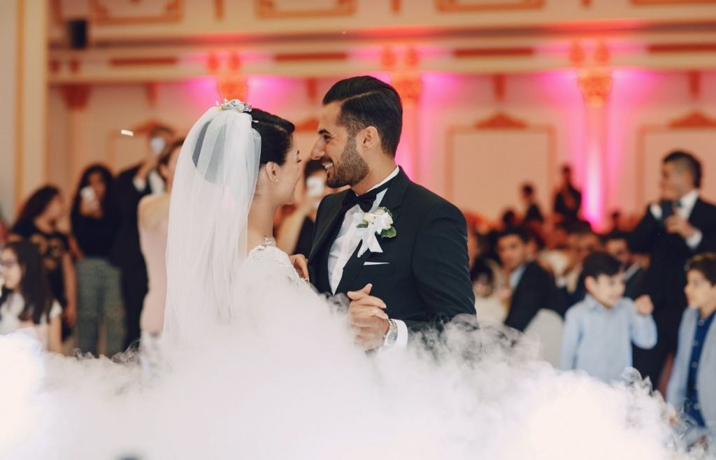 Vaping in Weddings: The Latest Trend